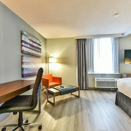 Radisson Suites Hotel Toronto Airport-3